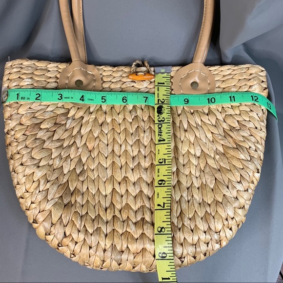 Woven Straw Handbag with Toggle Closure - Picture 7 of 7